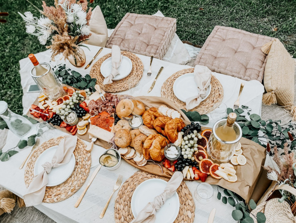 Throwing a Luxury Picnic